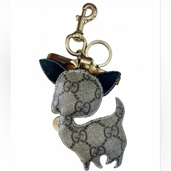 GUCCI CAT KEYCHAIN, CHARM GG CANVAS LEATHER GOLD TONE. AUTHENTIC. 🐱✨ - Picture 2 of 7